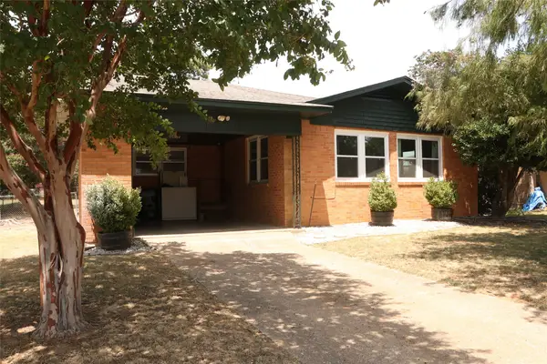 2705 Sunset Street, Denison, TX 75020