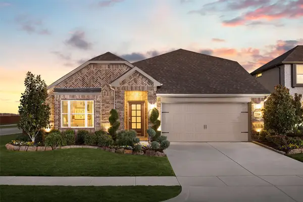 2204 Broken Arrow Drive, Aubrey, TX 76227