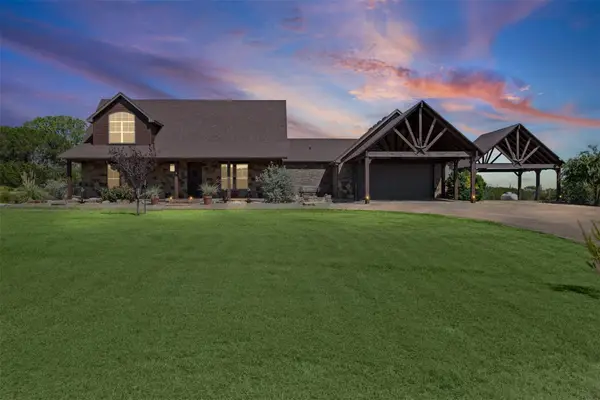 2407 Wills Way Drive, Granbury, TX 76049