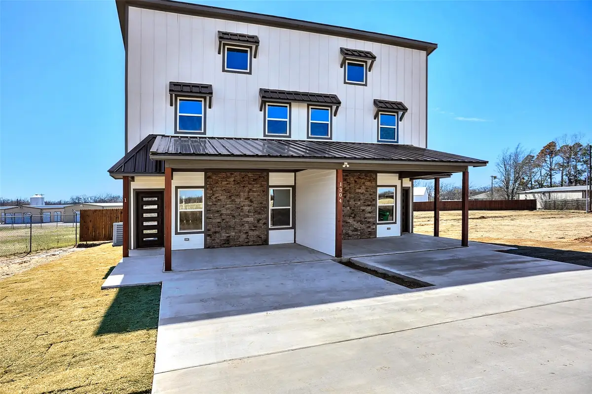 1304 Country Road, Whitesboro, TX 76273 - #1