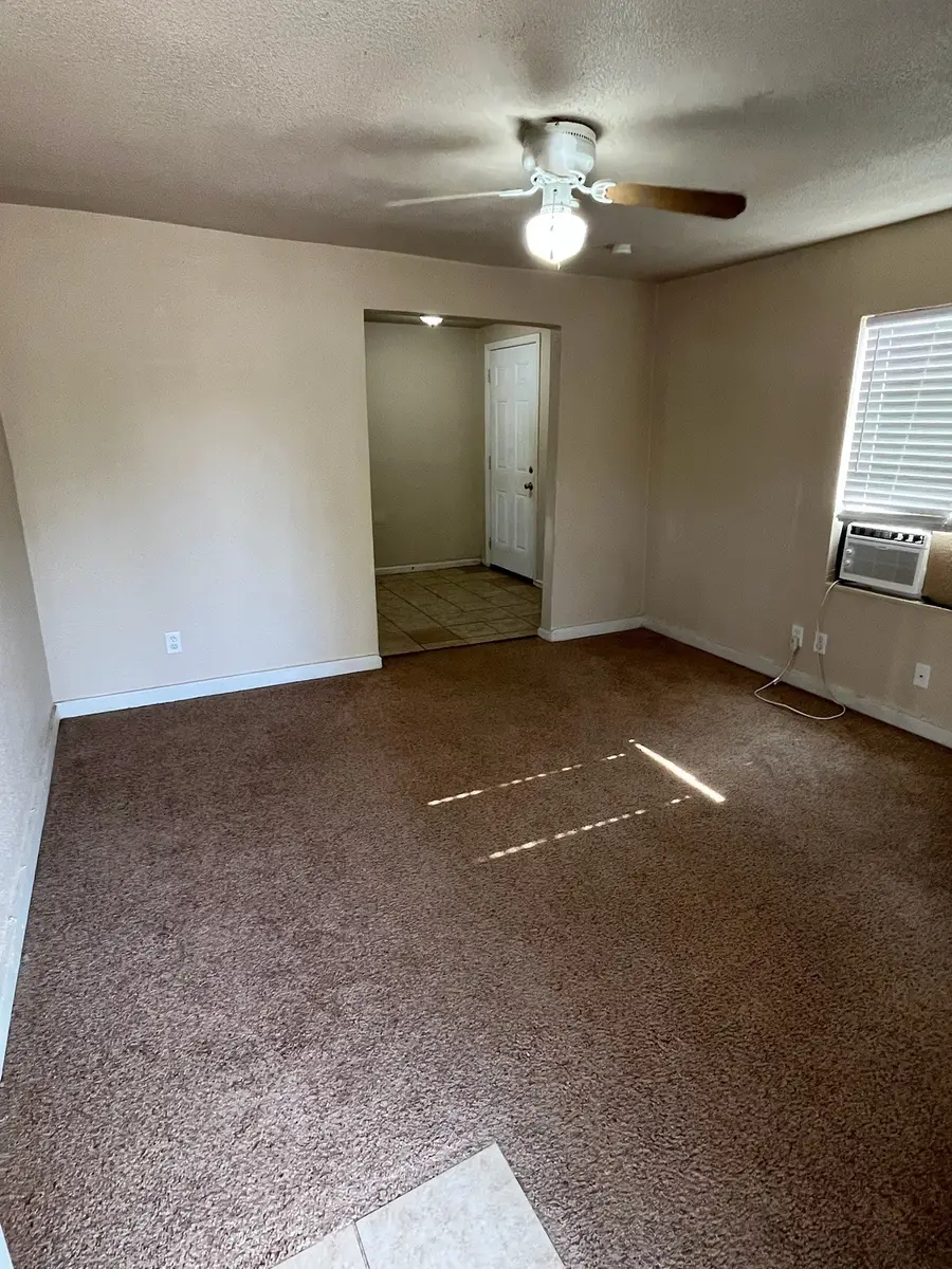 8512 Raymond Avenue, White Settlement, TX 76108 - #3