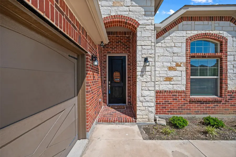 1303 Deer Hollow Drive, Arlington, TX 76002 - #3