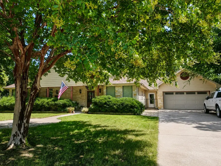 527 W Roberts Street, Gorman, TX 76454 - #3