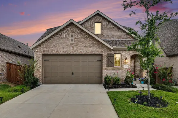 2012 Dappled Grey Avenue, Aubrey, TX 76227