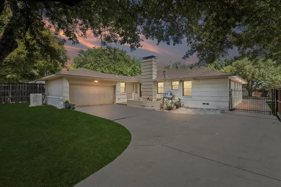 7223 Edgerton Drive, Dallas, TX 75231 - #2