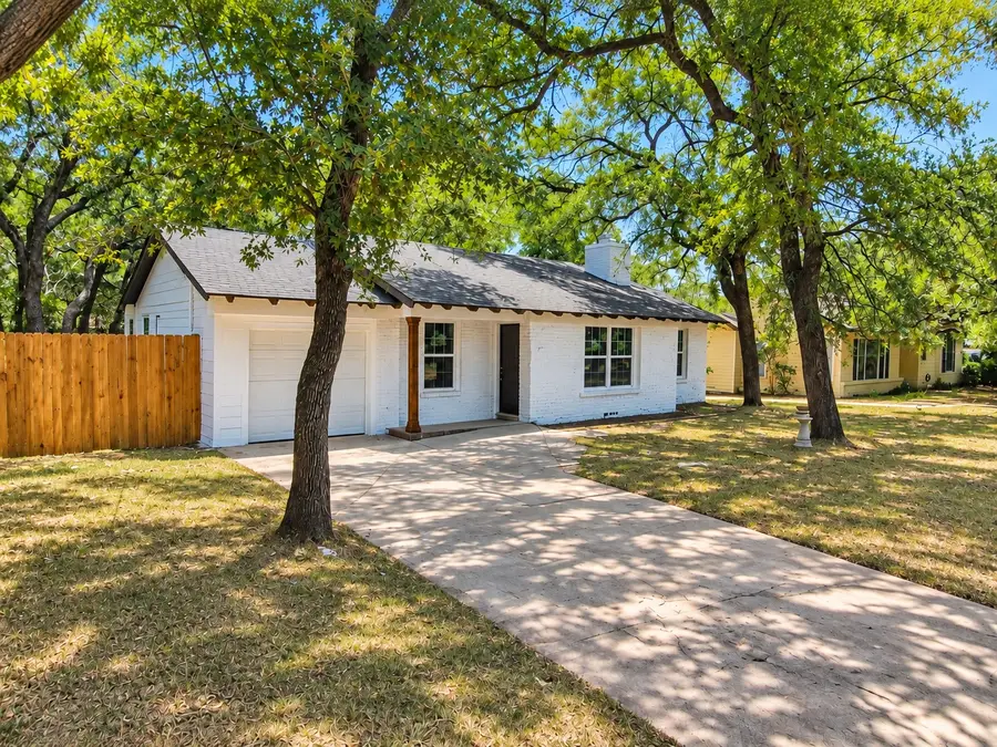 2029 Lynnhaven Road, Fort Worth, TX 76103 - #2