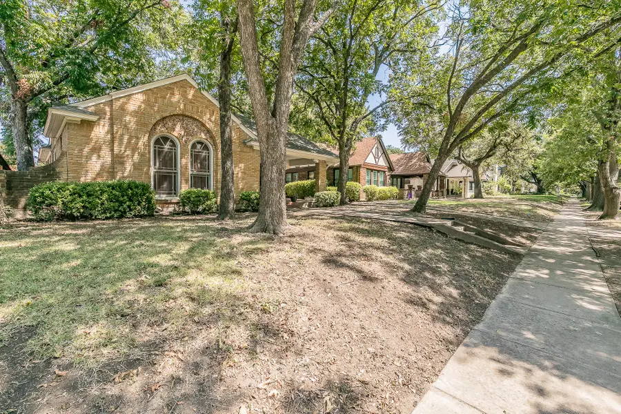 2209 Warner Road, Fort Worth, TX 76110 - #2
