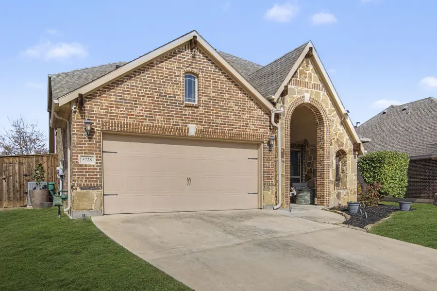5728 Brookside Drive, Justin Roanoke, TX 76226 - #2