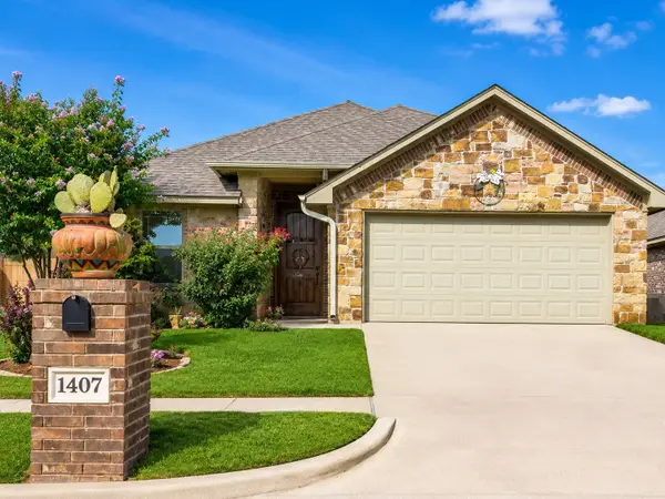 1407 Lauren Lane, Granbury, TX 76048