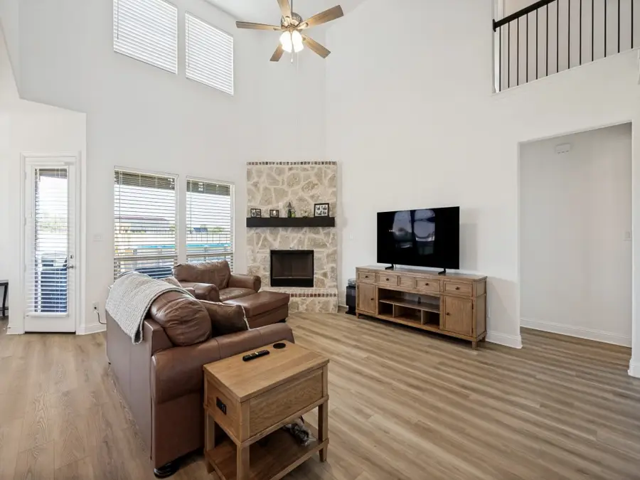 6048 Mango Drive, Sanger, TX 76266 - #2