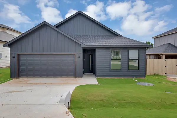 5700 Barkridge Drive, Granbury, TX 76048