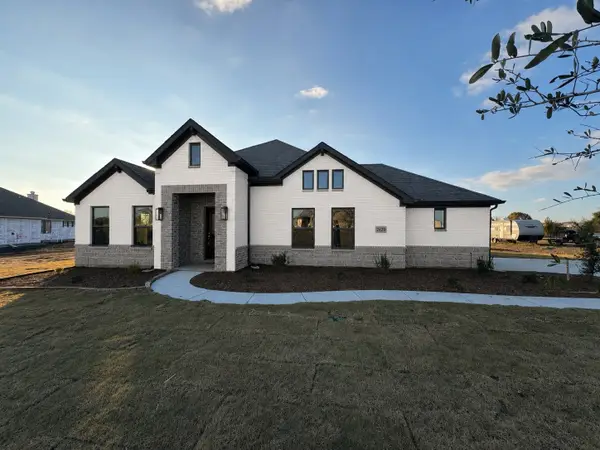 7015 Lilly Lane, Sanger, TX 76266