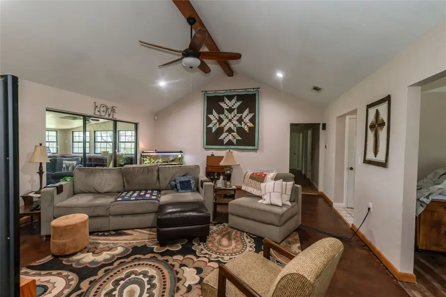 517 E Locust Street, Nocona, TX 76255 - #2
