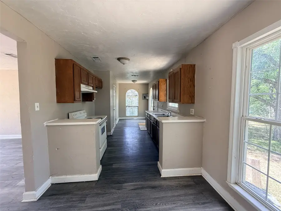 43 W Parnell Street, Denison, TX 75020 - #2