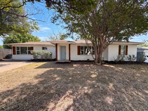 832 Central Drive, Bedford, TX 76022