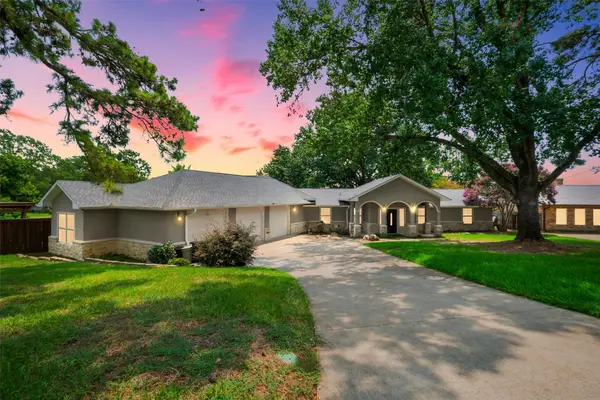 211 Lake Front Drive, Mabank, TX 75156