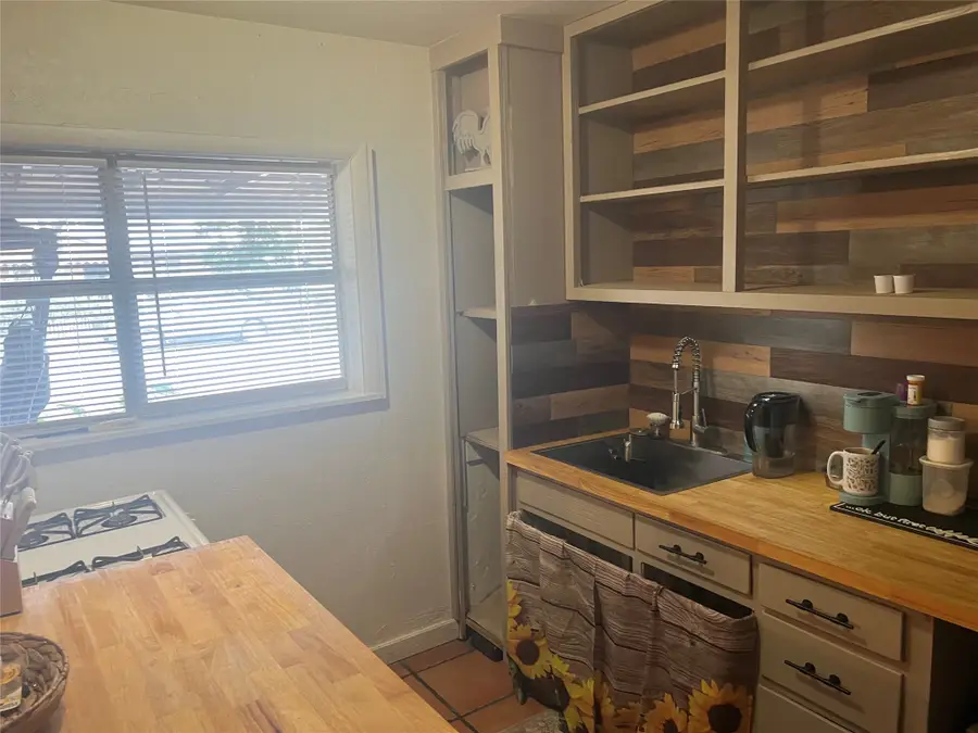 213 Drinkard, Eden, TX 76837 - #2
