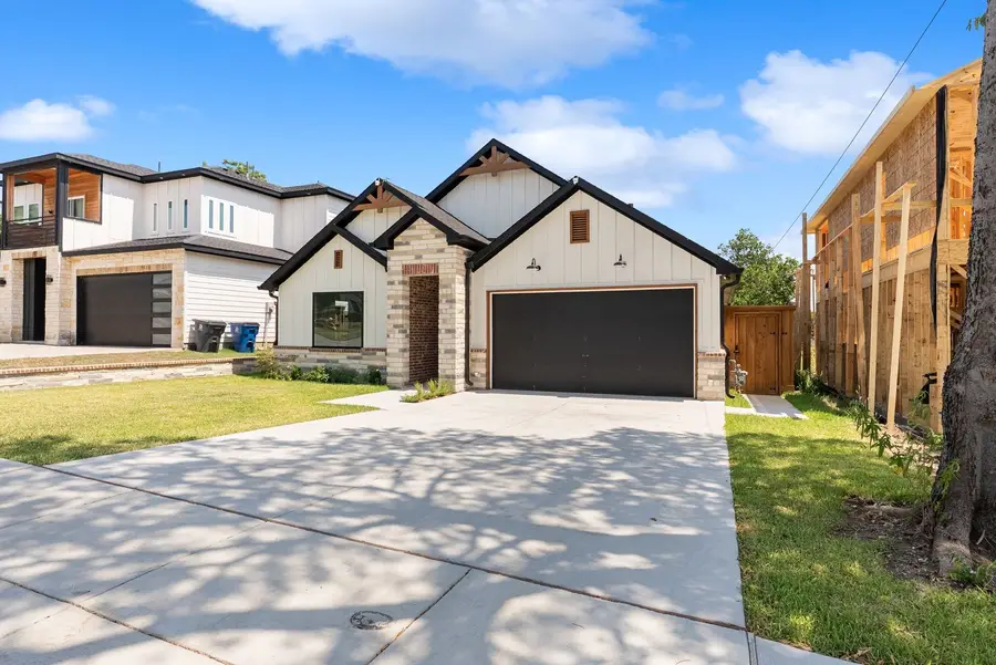 1334 E Kiest Boulevard, Dallas, TX 75216 - #2