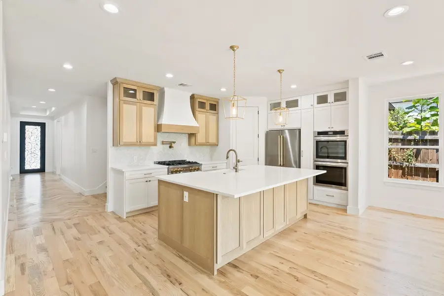 1334 E Kiest Boulevard, Dallas, TX 75216 - #3