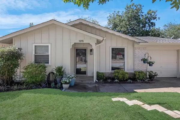 1215 Aransas Drive, Euless, TX 76039