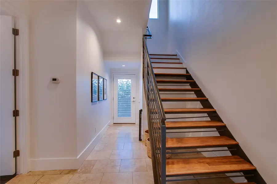 433 Trinity River Circle, Dallas, TX 75203 - #2
