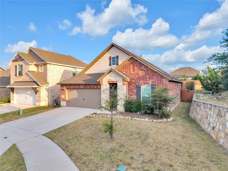 7337 Howling Coyote Lane, Fort Worth, TX 76131 - #2