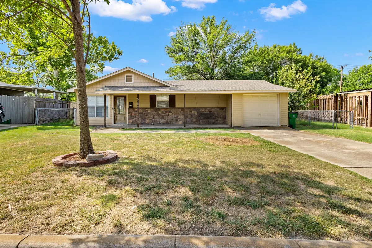 5204 Roxie Street, Haltom City, TX 76117 - #1