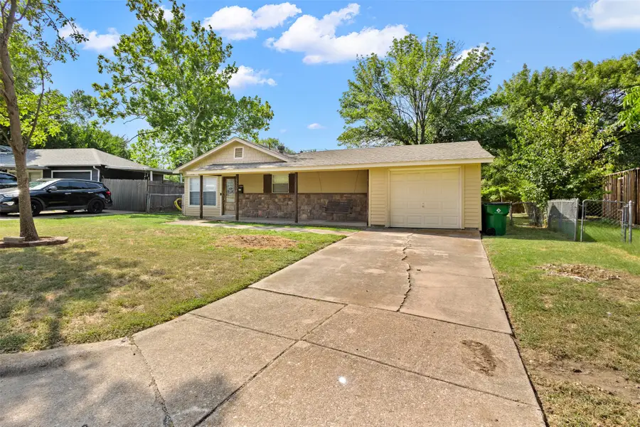 5204 Roxie Street, Haltom City, TX 76117 - #2