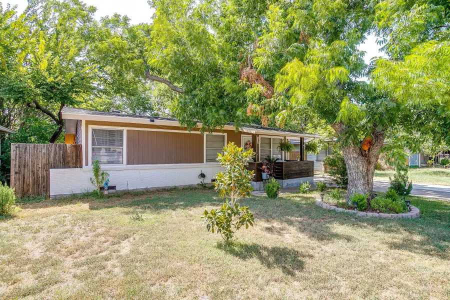 702 Lombardy Lane, Arlington, TX 76013 - #2