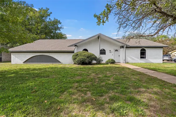 129 Texas Avenue, Hewitt, TX 76643