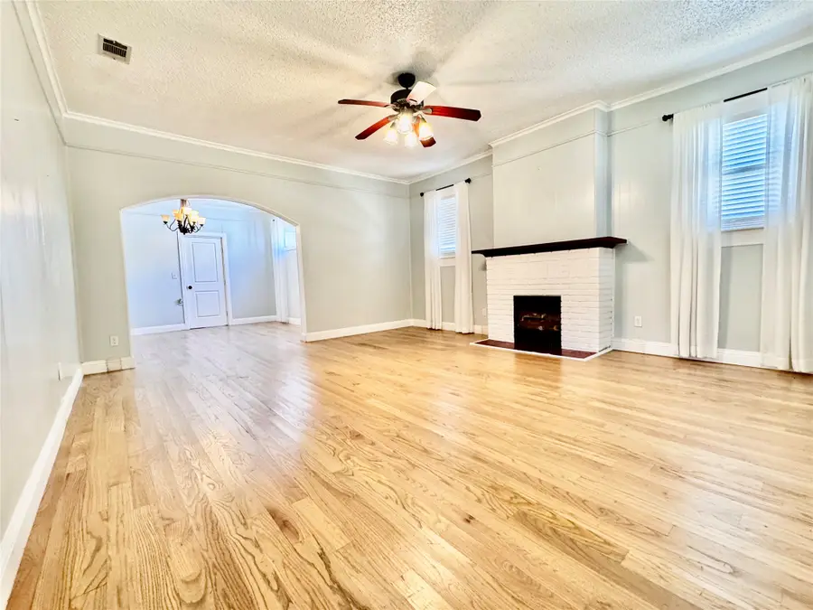 1912 Hurley Avenue, Fort Worth, TX 76110 - #2