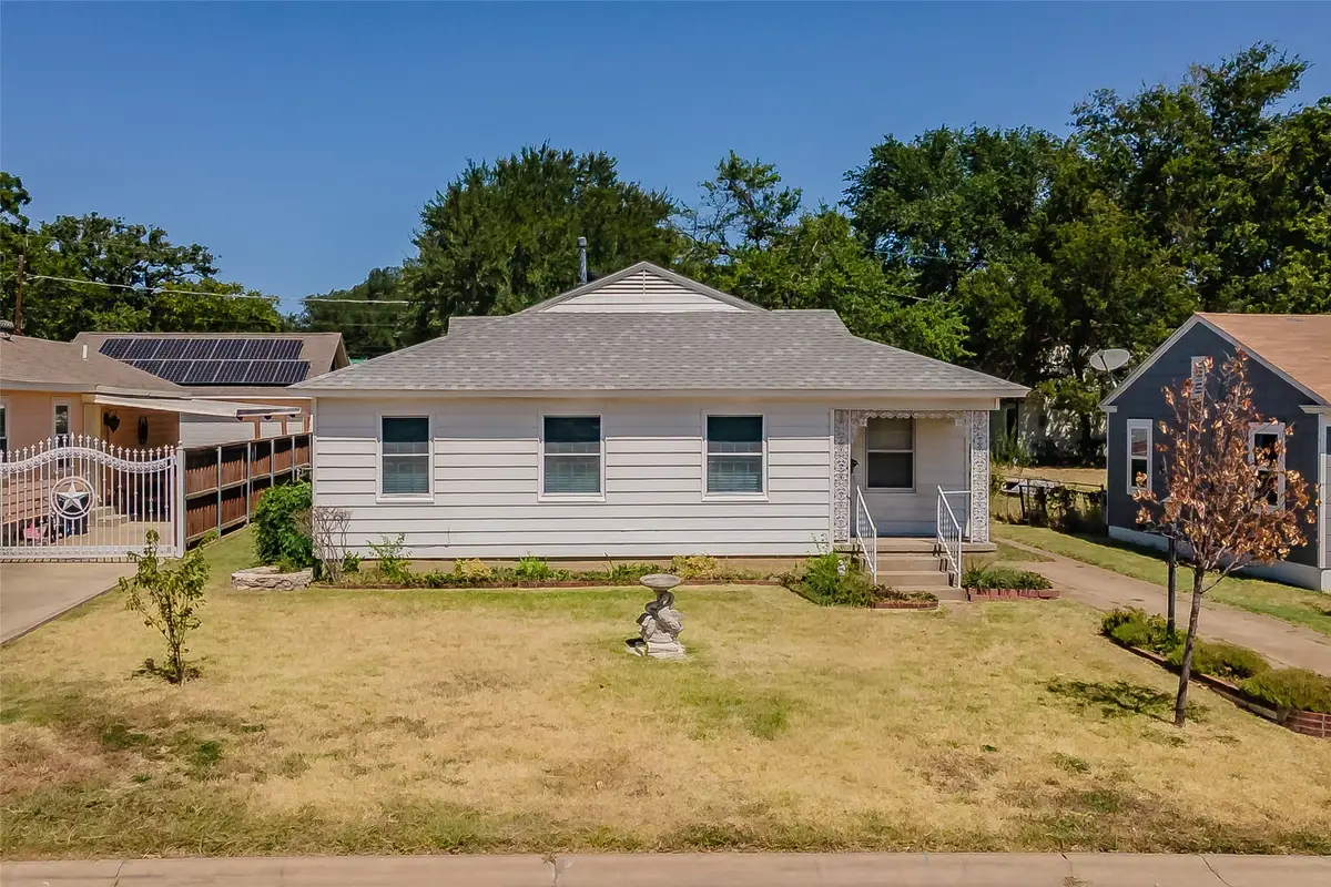 5020 Hartford Drive, River Oaks, TX 76114 - #1