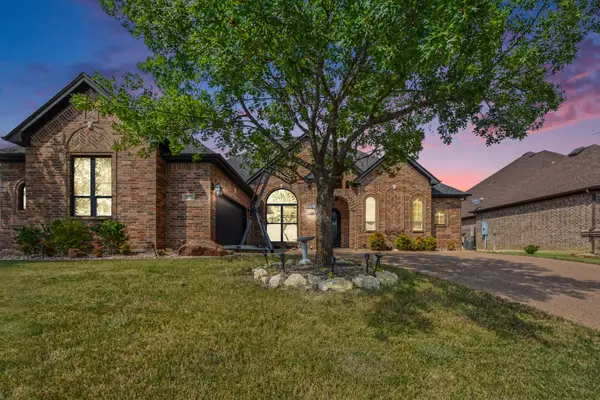 11029 Hawkins Home Boulevard, Benbrook, TX 76126