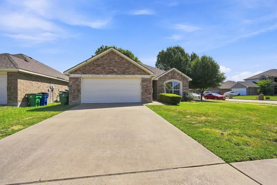 302 Creekside Way, Waxahachie, TX 75165 - #2