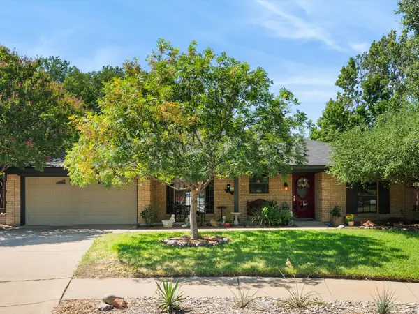 2501 New Haven Court, Bedford, TX 76022