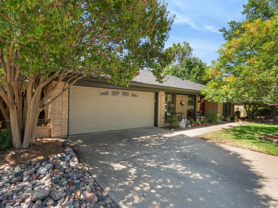 2501 New Haven Court, Bedford, TX 76022 - #2