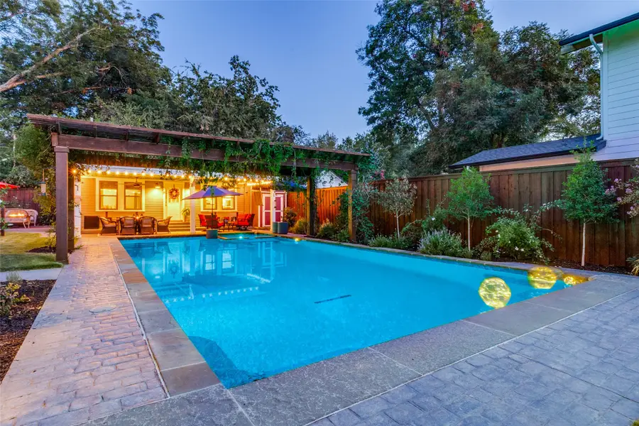 4738 Victor Street, Dallas, TX 75246 - #2