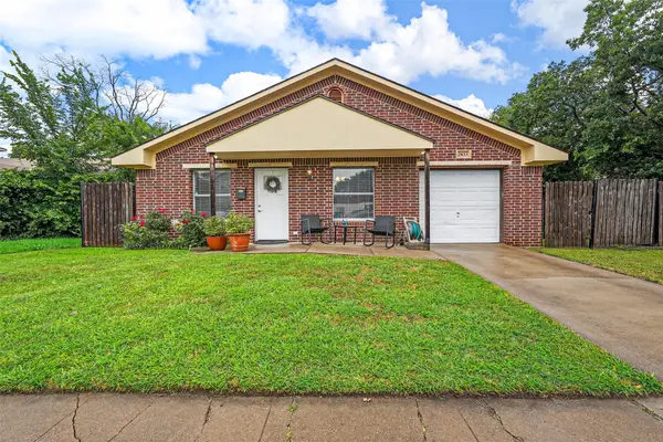 2833 Gordon Avenue, Fort Worth, TX 76110