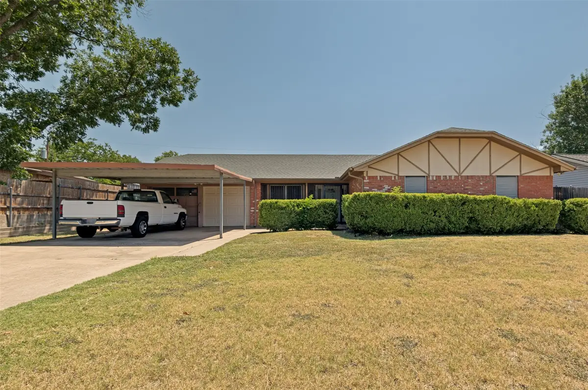 7805 Marlborough Drive W, Fort Worth, TX 76134 - #1