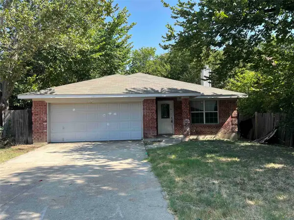 8116 Albert Street, White Settlement, TX 76108