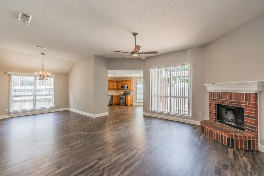 904 Parkhill Drive, Mansfield, TX 76063 - #3