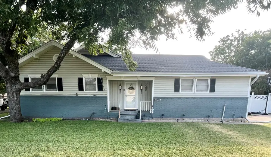 200 N Bordon Street, Lorena, TX 76655 - #2