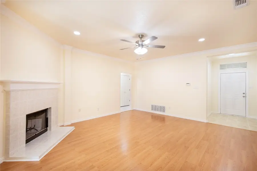 1304 W Mitchell Street, Arlington, TX 76013 - #3
