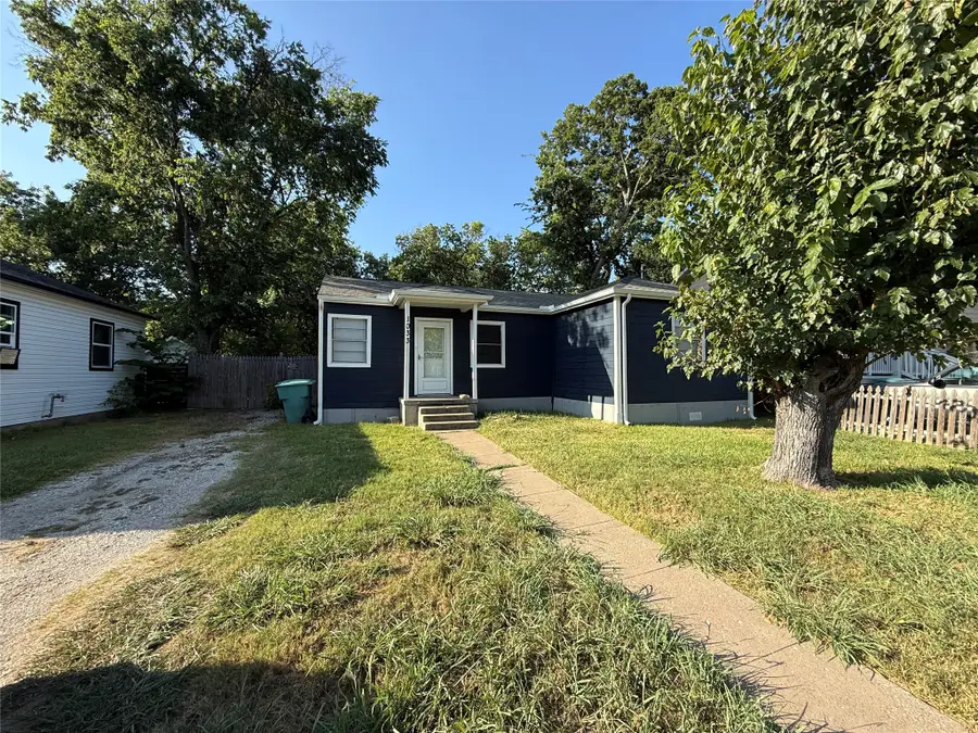1033 S Hub Street, Sherman, TX 75090 - #2