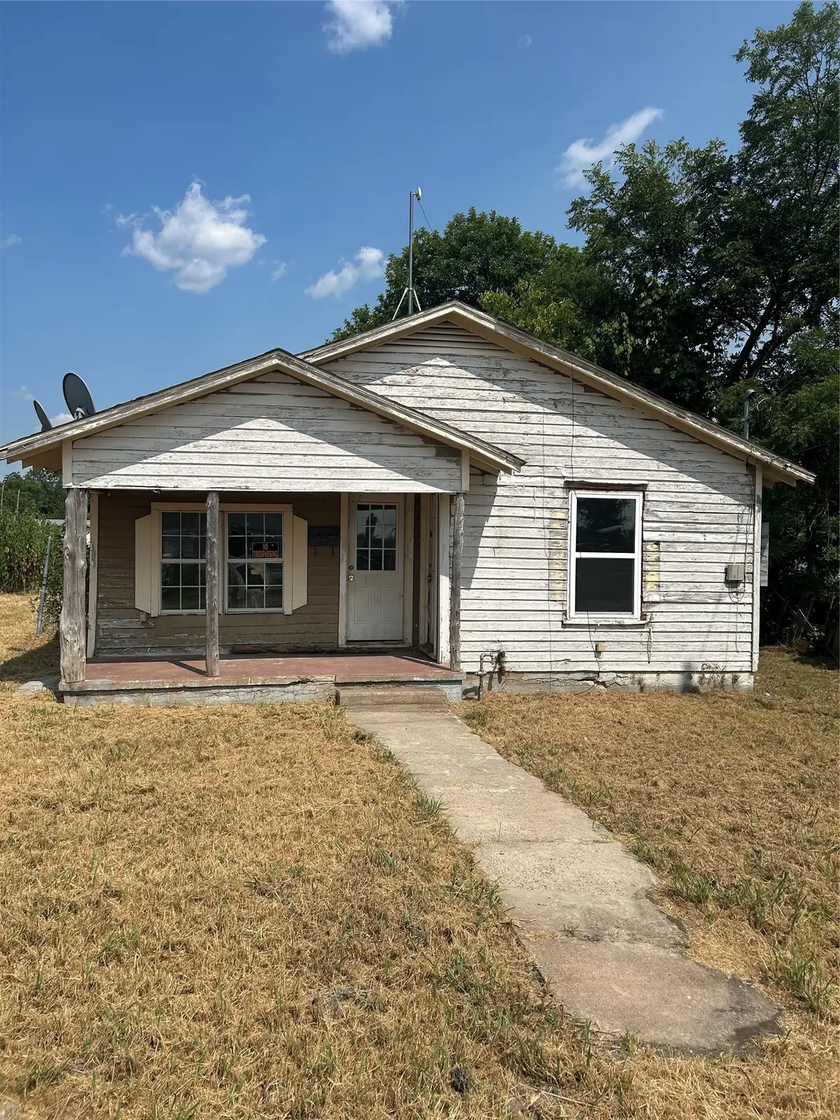 204 8th Street, Honey Grove, TX 75446 - #1