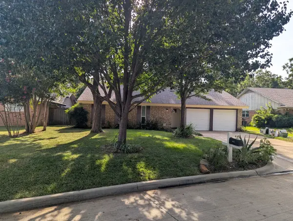 2908 Ashbury Drive, Arlington, TX 76015