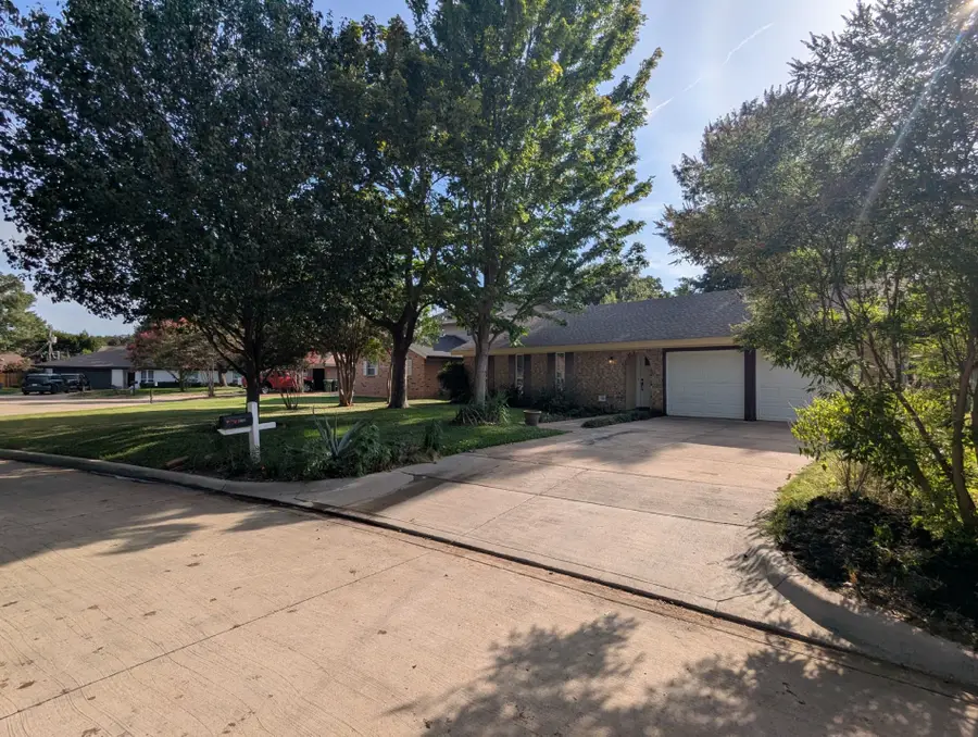 2908 Ashbury Drive, Arlington, TX 76015 - #2