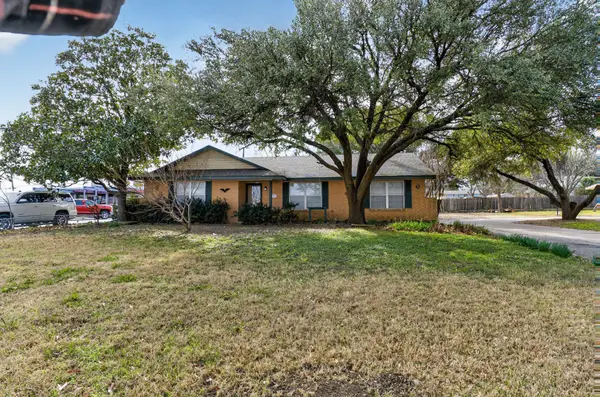 1304 E Franklin Street, Hillsboro, TX 76645