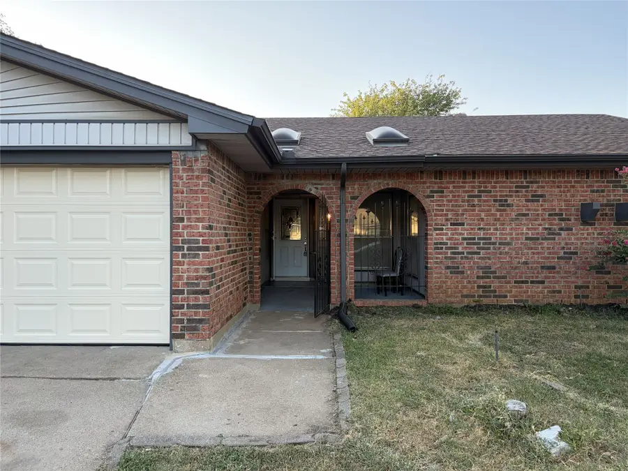 3002 Barrington Place, Arlington, TX 76014 - #2