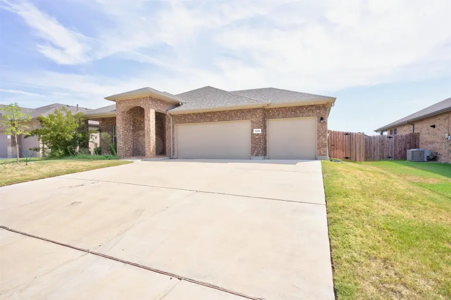 1203 Larkspur Lane, Cleburne, TX 76033 - #2